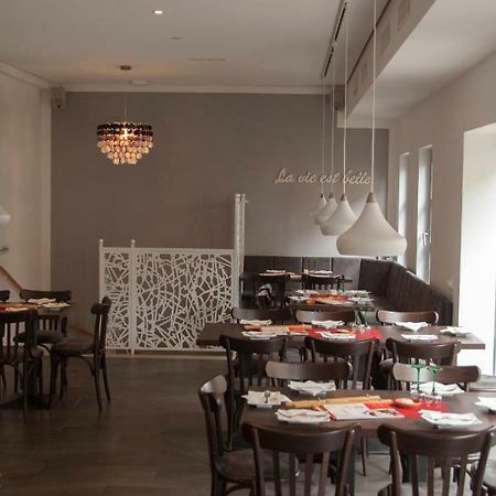 La Flamme Wertheim Garni Acomodação com café da manhã Exterior foto
